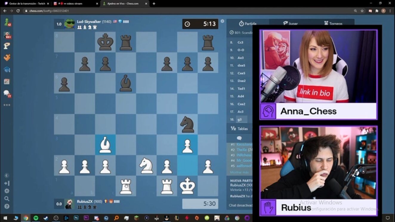 Anna_Chess le enseña a jugar ajedrez a Rubius