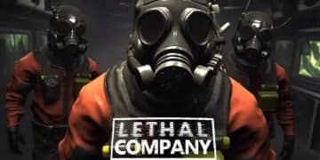 Três personagens do jogo Lethal Company com máscaras de gás em um cenário escuro e tenso, destacando a atmosfera de perigo do jogo