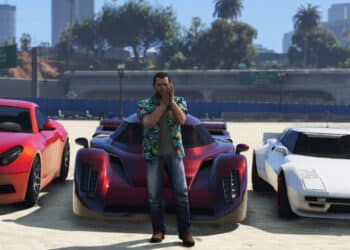 Imagem de GTA 5 com mods, mostrando carro azul em alta velocidade e derrapando.