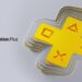 Ícone do PlayStation Plus em 3D amarelo destacando-se sobre fundo cinza claro, com os símbolos clássicos do PlayStation em relevo