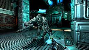 Tiroteio no corredor de ficção científica com alienígena: "O legado FPS de Doom perdura."