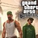 Portada del videojuego Grand Theft Auto San Andreas con tres personajes principales en un paisaje urbano con palmeras al fondo.