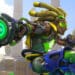 Lúcio, o alegre DJ herói de Overwatch, patina e prepara seu Amplificador Sônico para lançar ondas de som curativas.